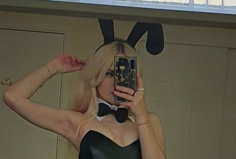 sariaafterhours model sex img