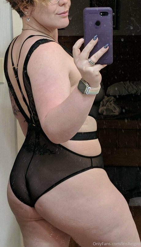 irisreigns pornstar nudes photos