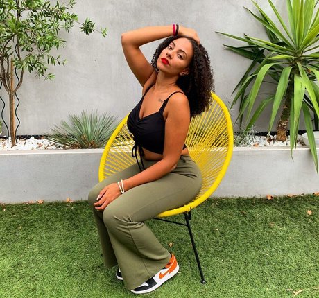 Ines Curly hot pornstar pictures