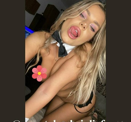 popular trans onlyfans pretty pictures
