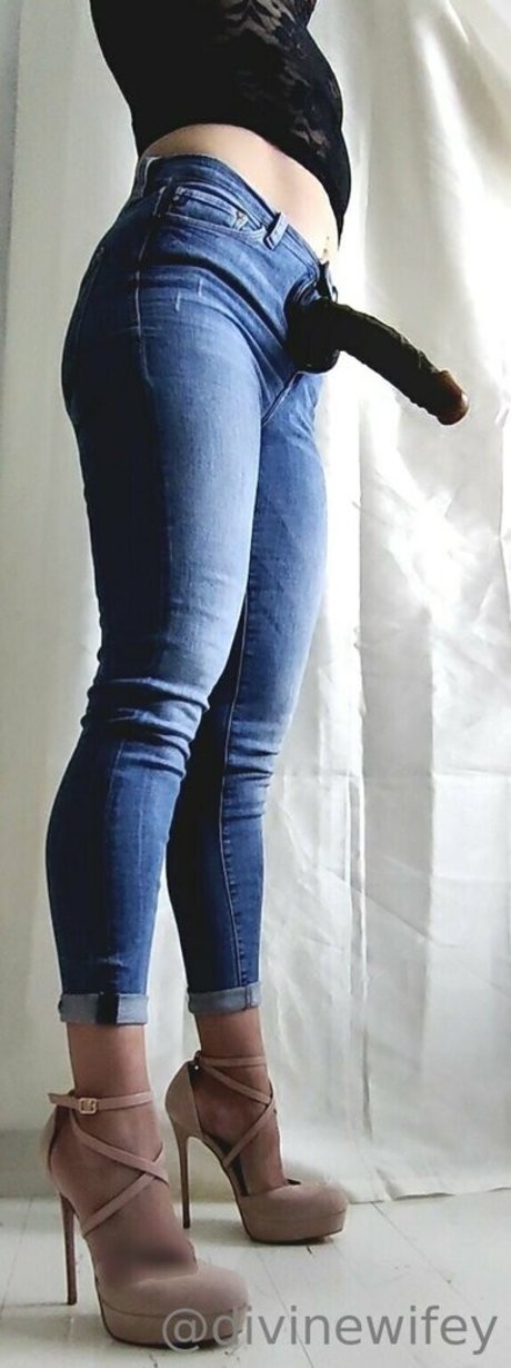 divinewifeyfree high quality pornstar picture