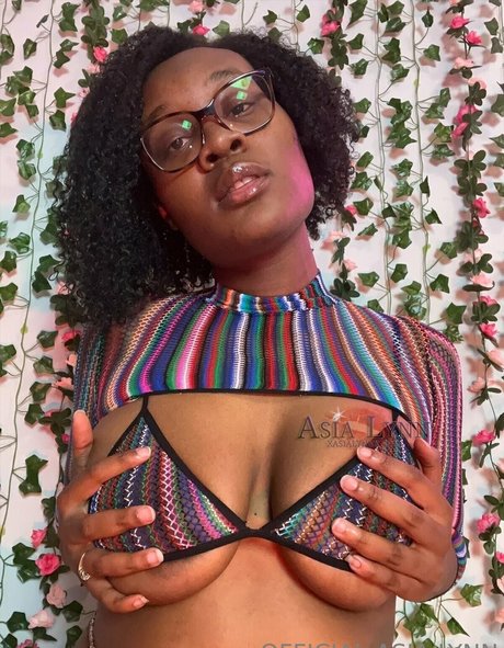 asialynnbby star naked picture