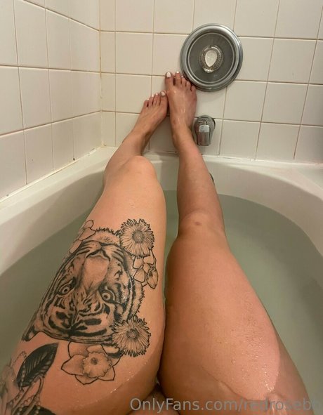 redrosebb pornstar nude img