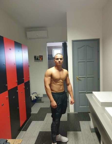 youngmusclegrowingboy pornstar naked picture