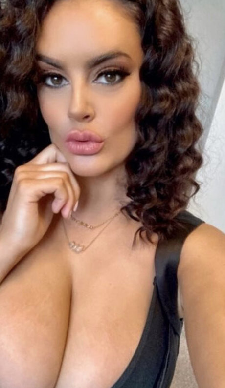 Elleford_ star hot pictures