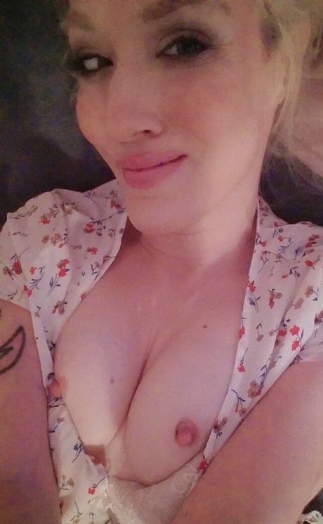 jickyj naked actress picture