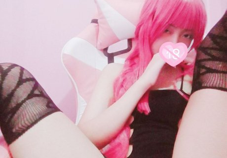 eimiruwu pornographic model images