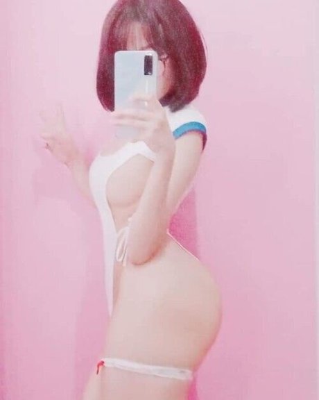 eimiruwu nude star pics