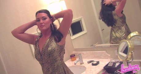 Winona West model naked photos