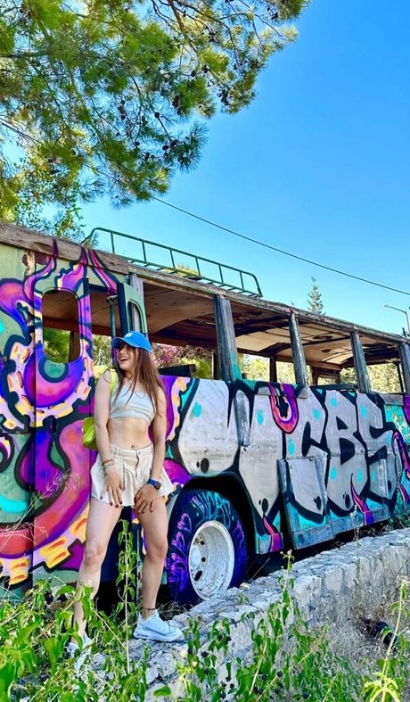 Merve Elmas nice model image