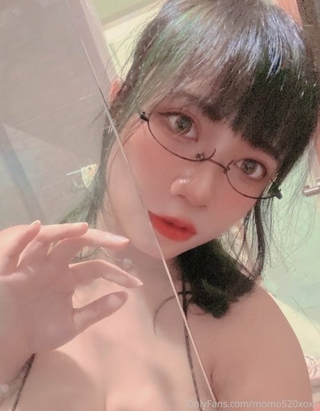 momo520xoxo nude model image
