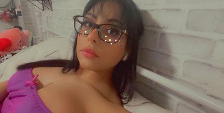 bunnyscake nude model picture