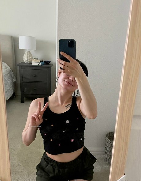 yummyaria model sex pics