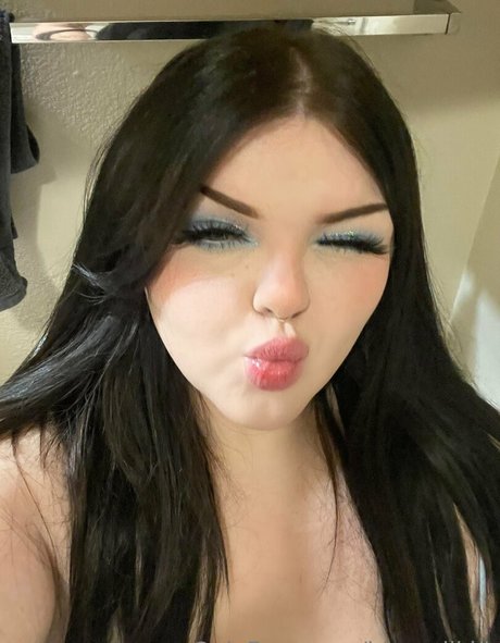 biggmilkkk model pretty photos