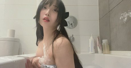 awnnivip model porn pics