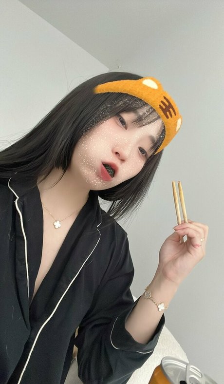 awnnivip top actress pic