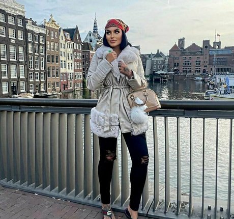 toochis world naked actress pic