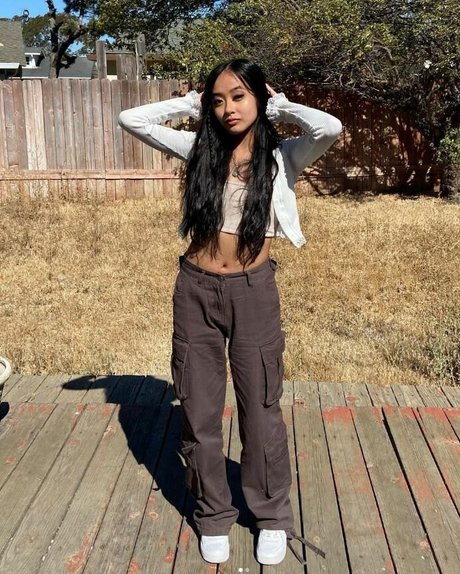 kayvalorant model erotic image