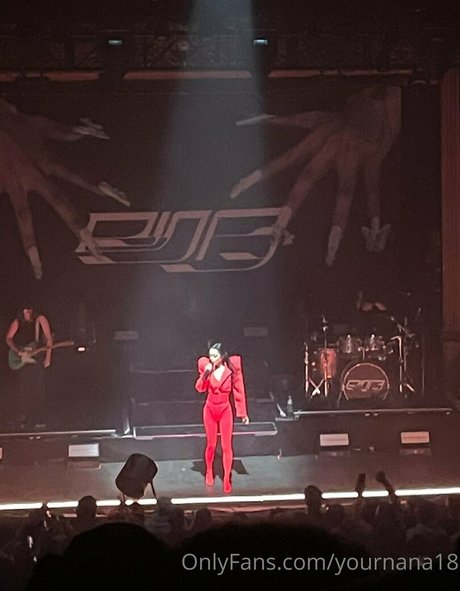 yournana18 star naked galleries