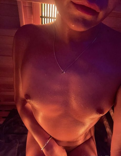 leilatrans model nudes image