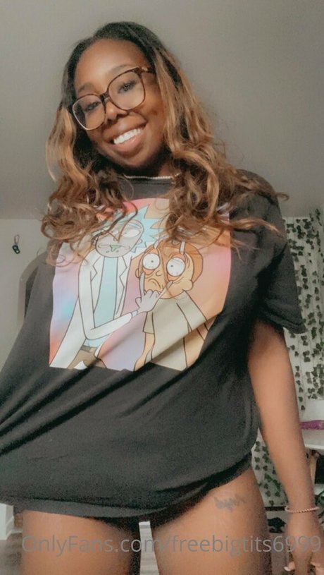 freebigtits6999 model nice photo