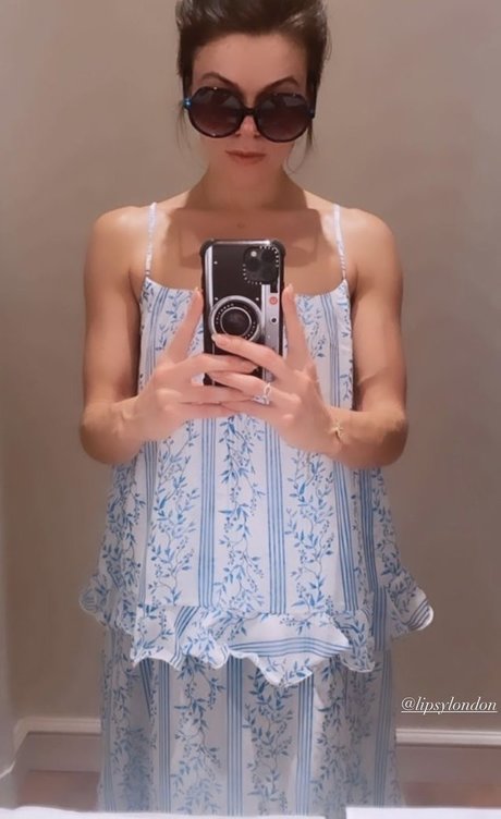 Faye Brookes model adult galleries