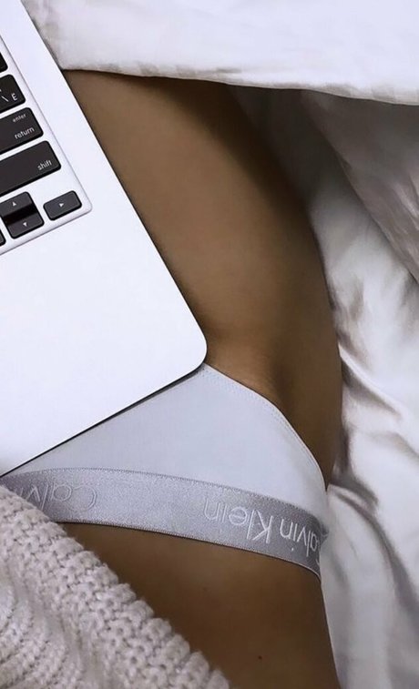 Faye Brookes star beautiful img