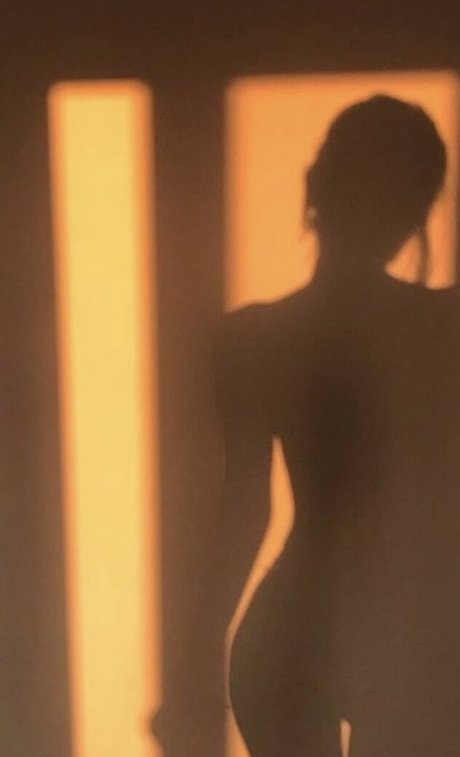 Faye Brookes star perfect photos