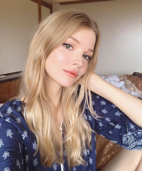 Lili Johansson hd star images