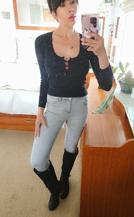 Hautemilf pornstar pretty image