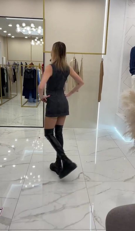 Lisarulit nude model galleries