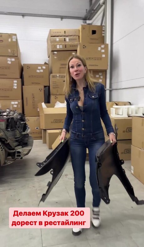 ladyboy asian onlyfans art naked gallery