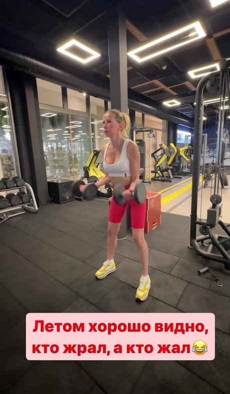 Lisarulit model beautiful pictures