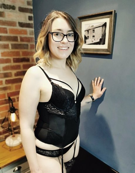 Innocenthotwifexxx exclusive star gallery