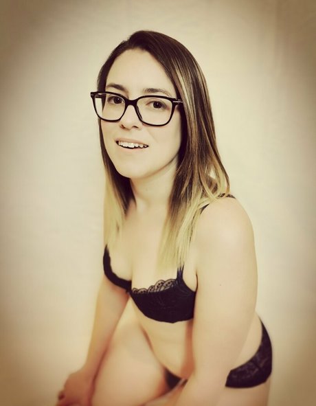 Innocenthotwifexxx star high quality pics