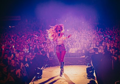 Melissa Naschenweng nude pornstar images