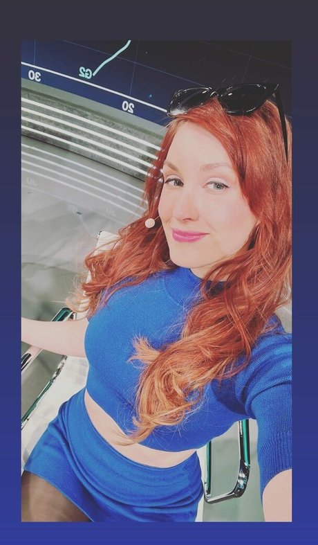 busty mom onlyfans hot naked image