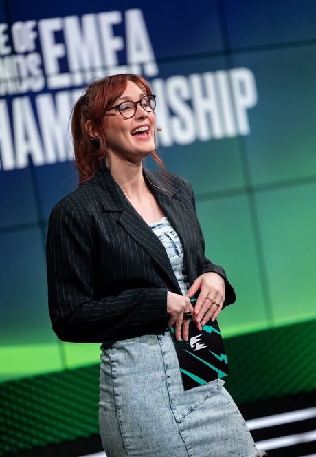 Sjokz naked star picture