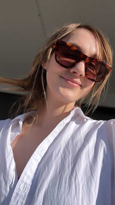 Sjokz pornographic model img