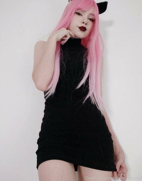 Aislin Sweetie nude pornstar photo