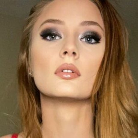 Nicole Aubrey best model pics