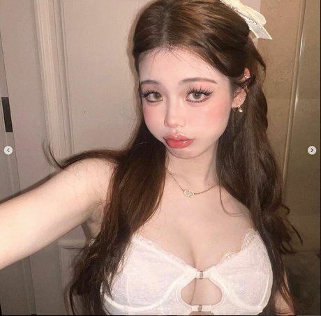 amberrllo porn actress image