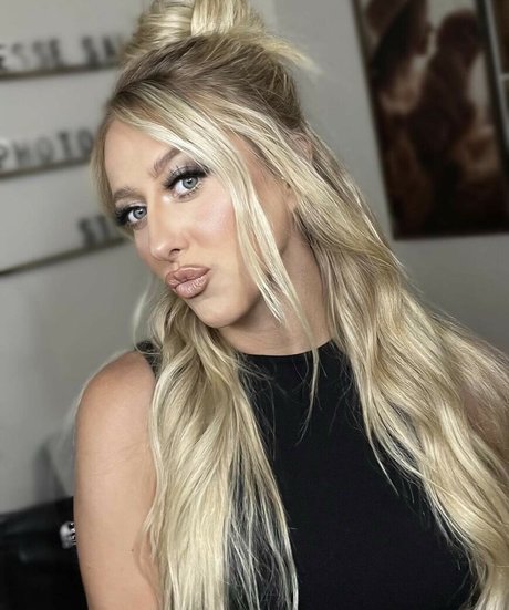 Brittany Lynne pornstar pretty gallery