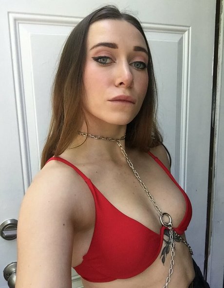 Ayytrae pretty model pic