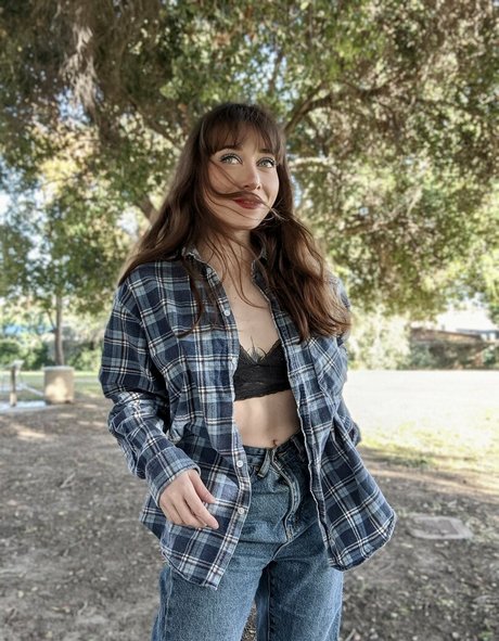 Ayytrae art model images