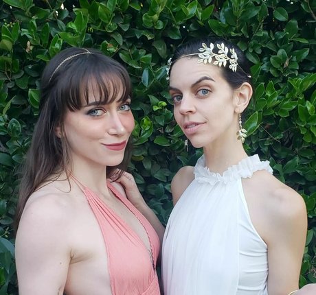 Ayytrae model sexy galleries