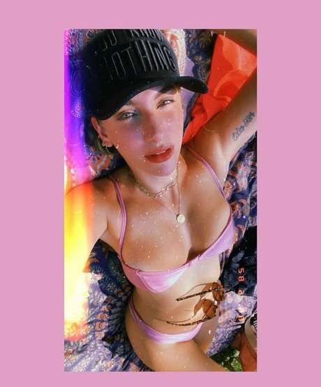 Carol Moreira model adult image