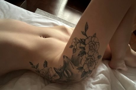 Yuliya Fox pornstar erotic image