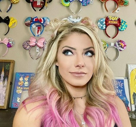Alexa Bliss art actress picture