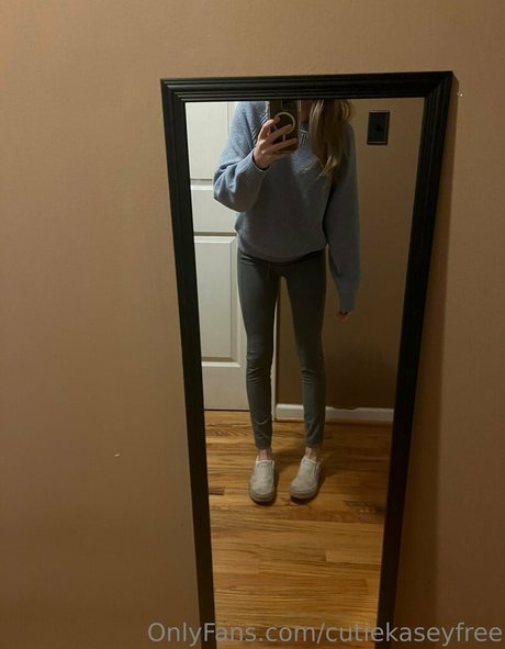 cutiekaseyfree beautiful model image